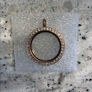 ROSE GOLD LARGE LIVING LOCKET WITH SWAROVSKI CRYST